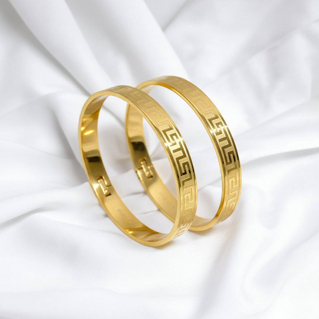 Greek Key Stainless Steel Bangle Bracelet – Premium Anti-Tarnish Unisex Cuff 💛