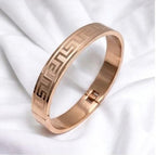 Greek Key Stainless Steel Bangle Bracelet – Premium Anti-Tarnish Unisex Cuff 💛