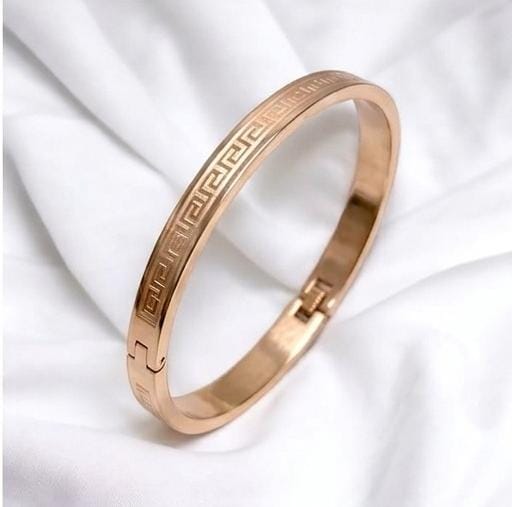 Greek Key Stainless Steel Bangle Bracelet – Premium Anti-Tarnish Unisex Cuff 💛